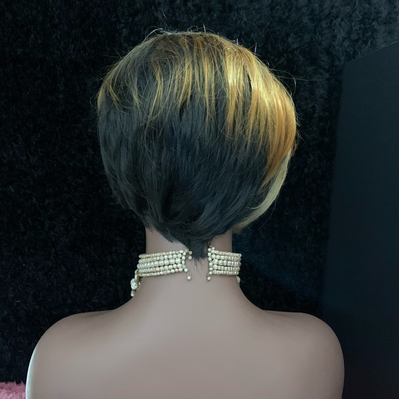 Effortless “Put On & Go” Auburn/Blonde/Black Mix Synthetic Wig for Daily Wear… - Picture 5 of 5